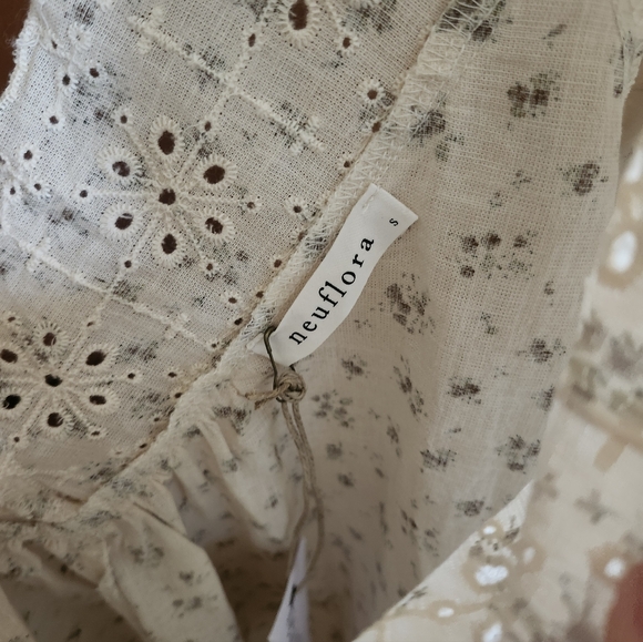 Neuflora Arwen Blouse Size Small - Picture 3 of 5